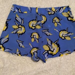 Diane Von Furstenberg sky blue floral print silk pleated shorts size 10